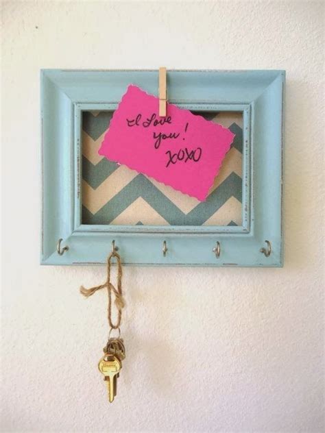 14 Cheap But Cute Dorm Room DIYs | Key holder diy, Easy home decor ...