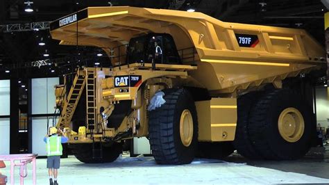 Biggest dumptruck in the world Caterpillar 797F - YouTube | Dump trucks, Trucks, Caterpillar ...