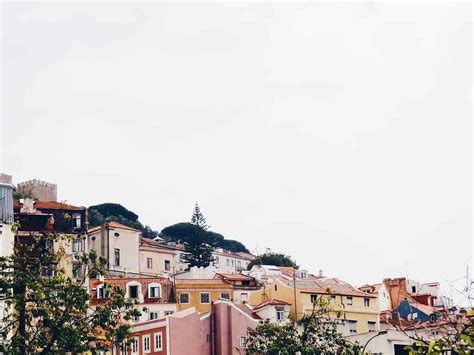 A Guide to Lisbon Neighborhoods - Travel Dudes