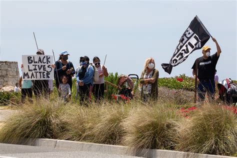 100 protesters at Trump National Golf Course urge justice for George Floyd – Daily Breeze