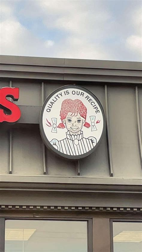 Weird Wendy’s sign i saw : r/mildlyinteresting