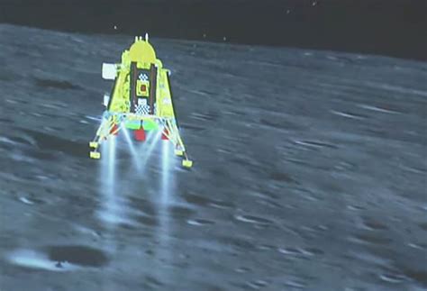 Indian lunar lander makes history