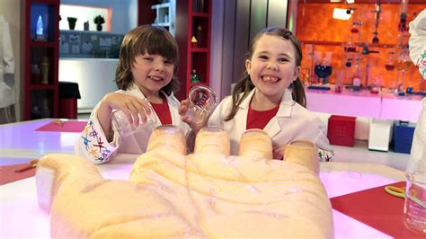 CBeebies - Nina and the Neurons: In the Lab, Wrinkly Fingers