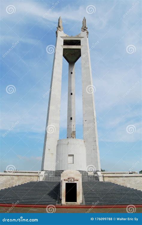 Quezon Memorial Circle Obelisk Monument Tower In Quezon City ...