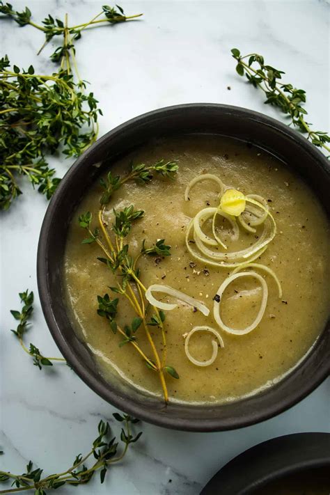 Slow Cooker Leek and Potato Soup | Hint of Healthy