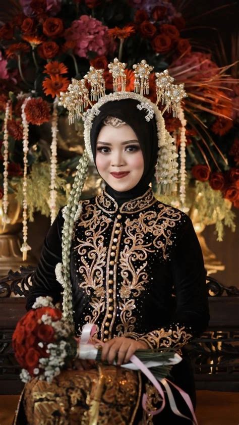 Baju Pengantin Adat Jawa Warna Hitam : Gaun Pengantin Moden Berjilbab Warna Hitam Elegan Lazada ...