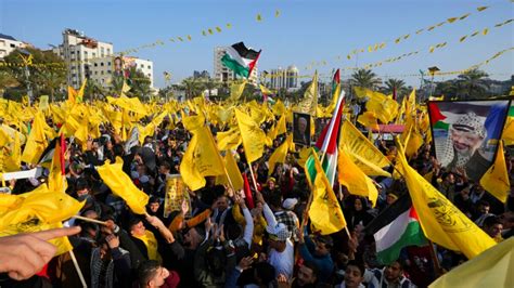 Huge Crowds of Palestinians Mark Fatah Anniversary in Gaza