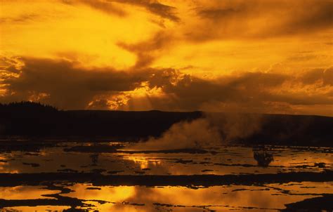 Yellowstone History: Great Fountain Geyser - Yellowstone Insider