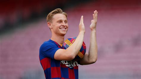 Frenkie De Jong 2021: €12 Mil Net Worth, Early Life, Career, Honors ...