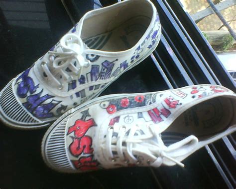 Graffiti Shoes · A Shoe · Decorating on Cut Out + Keep · Creation by neha s.