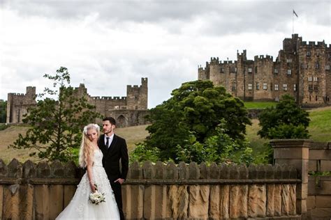 Alnwick Castle (@alnwickcastle) | Twitter Alnwick Castle, Wedding ...