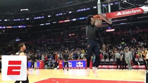 LeBron James teases what his dunk contest might look like during pregame warmups | ESPN - YouTube