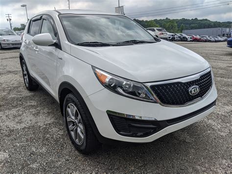 Pre-Owned 2015 Kia Sportage LX in WHITE | Greensburg | #K04045A