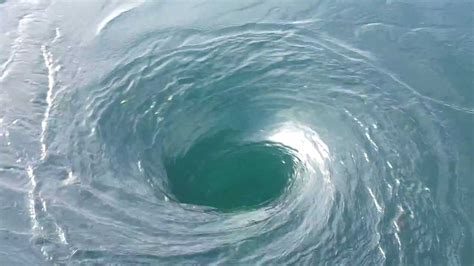 Giant Whirlpool! (Ocean Whirlpool) - YouTube