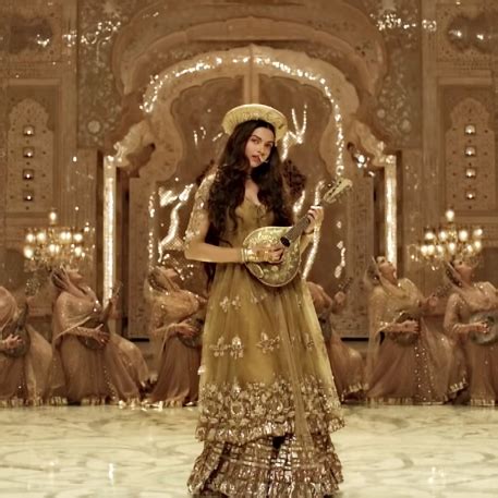 How to wear Deepika Padukone’s Deewani Mastani lehenga for your nikaah ...