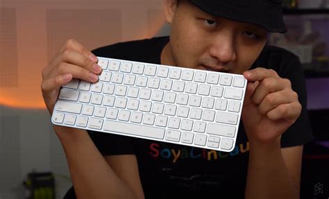 Apple magic keyboard with numeric keypad and touch id - decolader