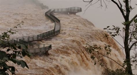 World-famous waterfall roars to life with flow 10 times greater than usual