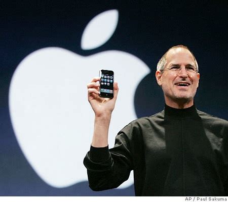 Steve Jobs’s Disastrous iPhone 4 Press Conference