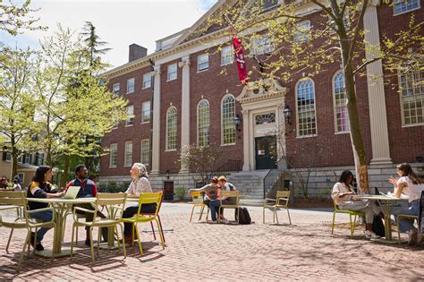 Student Center | The Harvard Kenneth C. Griffin Graduate School of Arts ...