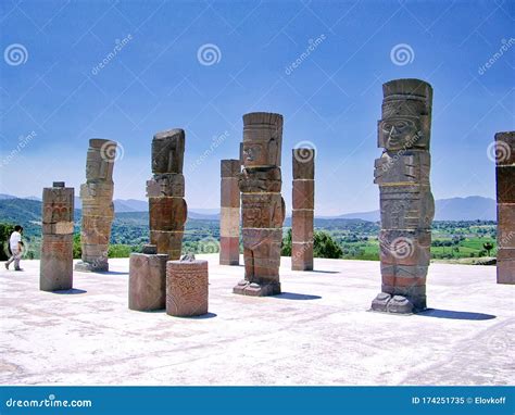 Famous Tula Pyramids and Statues Editorial Image - Image of destination ...