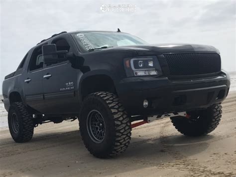 Rough Country 7.5" Suspension Lifts for 07-13 Chevrolet Avalanche ...