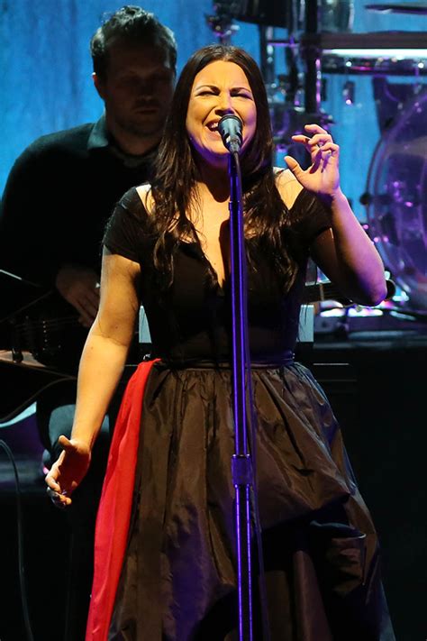 Evanescence: “Synthesis” Tour at Chicago Theatre - Chicago Concert Reviews