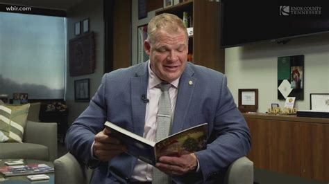 Knox Co. Mayor Glenn Jacobs reads 'Twas the Night Before Christmas | wbir.com