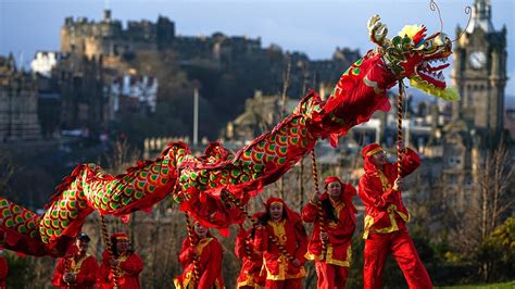 Dragon dance launches Chinese New Year celebrations at Edinburgh, UK - CGTN