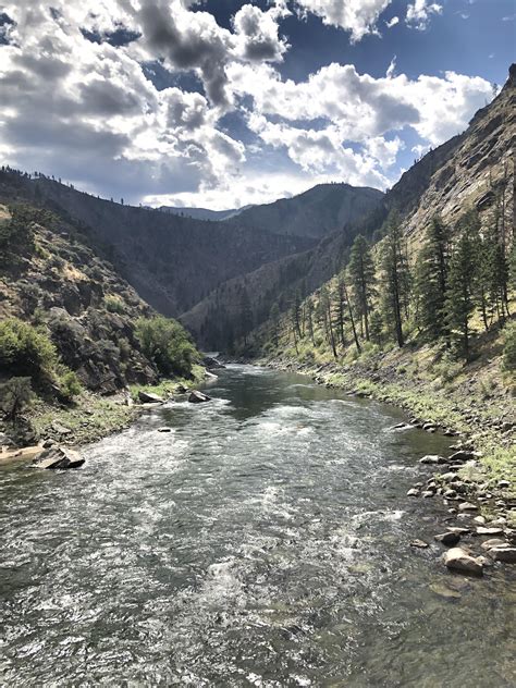 Middle Fork of The Salmon River, Idaho. (OC) [1920 x 1080] : r/EarthPorn