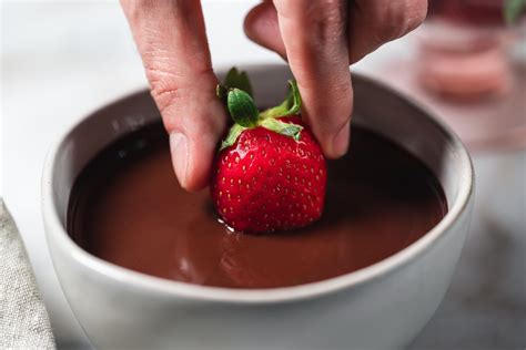 How to Melt Chocolate for Drizzling, Decorating, and More