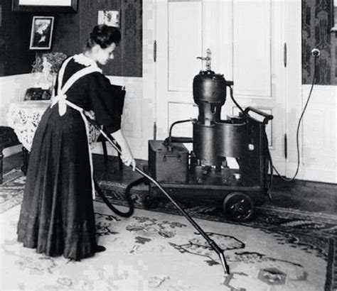 The Siemens 'Dust suction pump'. 1906. Amongst the first domestic ...