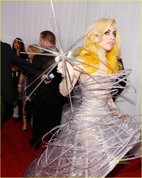 Lady Gaga - Grammys 2010 Red Carpet: Photo 2413014 | 2010 Grammy Awards ...