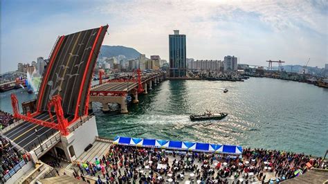 Private Full-Day Customizable Busan Tour with Driver