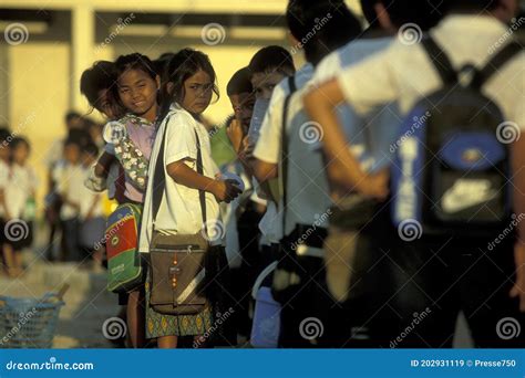 CAMBODIA PHNOM PENH SCHOOL editorial stock image. Image of uniform - 202931119