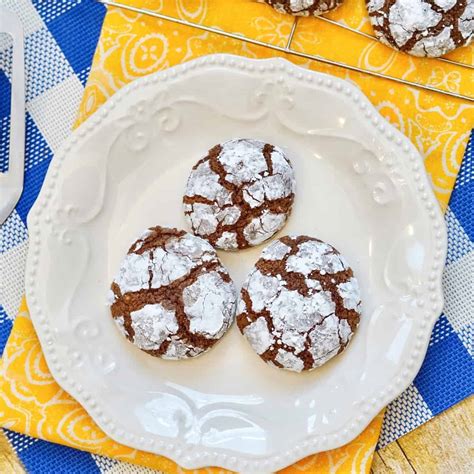 Brownie Mix Crinkle Cookies (Easy 5 Ingredient Recipe!)