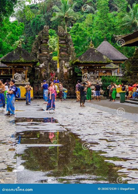 Tirta Empul Temple, Ubud editorial stock image. Image of balinese ...