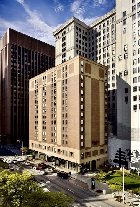 Hampton Inn Cleveland-Downtown lined up for local buyer | Crain's ...