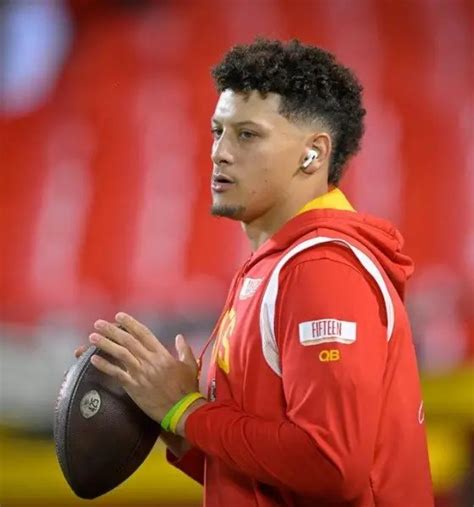 Top 10 Patrick Mahomes Haircuts 2024 (With Pictures)