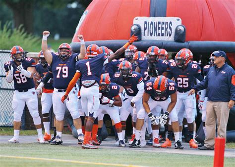 UC Football Announces 2016 Captains - Utica University Athletics