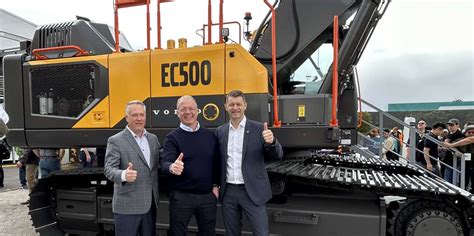 Volvo hails next-gen excavator as it unveils 50 tonne prototype ...