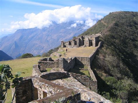 Choquequirao Trek - Stunning ruins with hardly any tourist around. | Inca trails, Peru travel ...