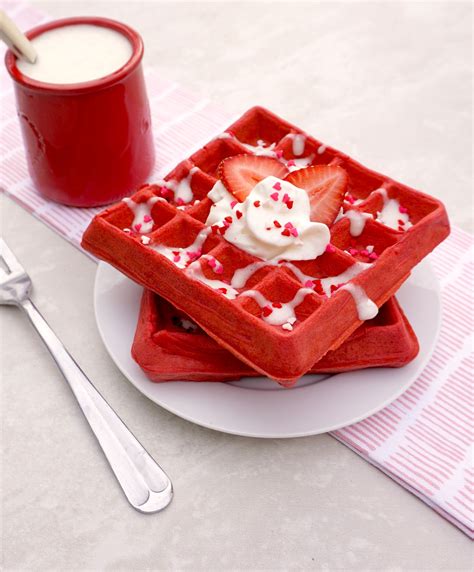 Red Velvet Waffles, Cute Desserts, Kawaii Food, Cafe Food, Red ...