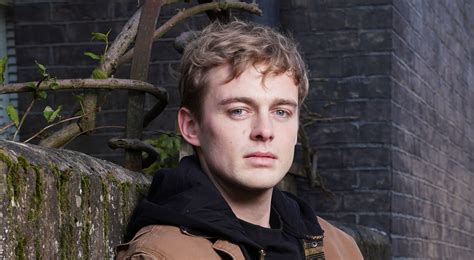 EastEnders SPOILERS: First look at Peter Beale’s return with newcomer Dayle Hudson ...