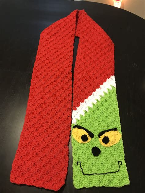 Grinch scarf made by me. Check out Facebook crochet by Larae | Crochet patterns, Crochet baby ...