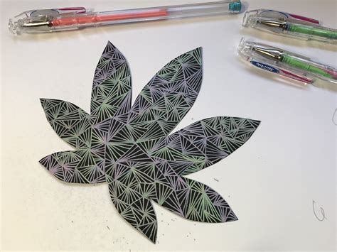 Weed Leaf Wall Art Tutorial: Stoner Crafts — CHRONIC CRAFTER