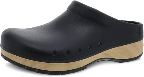 Most Comfortable Clogs for Women That Are Stylish Too!