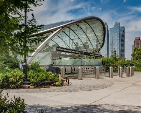 Hudson Yards Subway Station Entrance Editorial Photo - Image of station, subway: 133746171