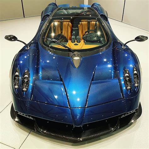 Blue carbon fiber Pagani Huayra