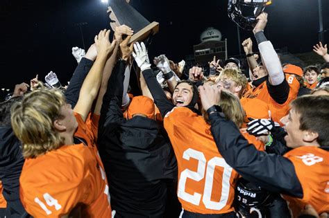 Michigan high school football scores from district finals - mlive.com