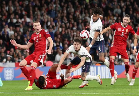 England held 1-1 by Hungary in match marred by crowd violence | Reuters